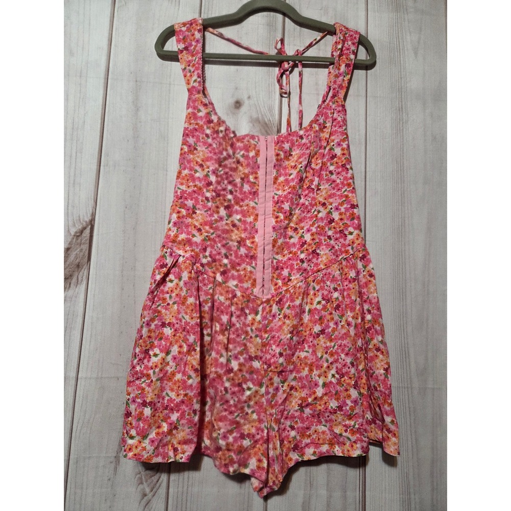 WildFable‎ Pink Floral Sleeveless Romper Front Hook Eye Smocked Back Women M NWT